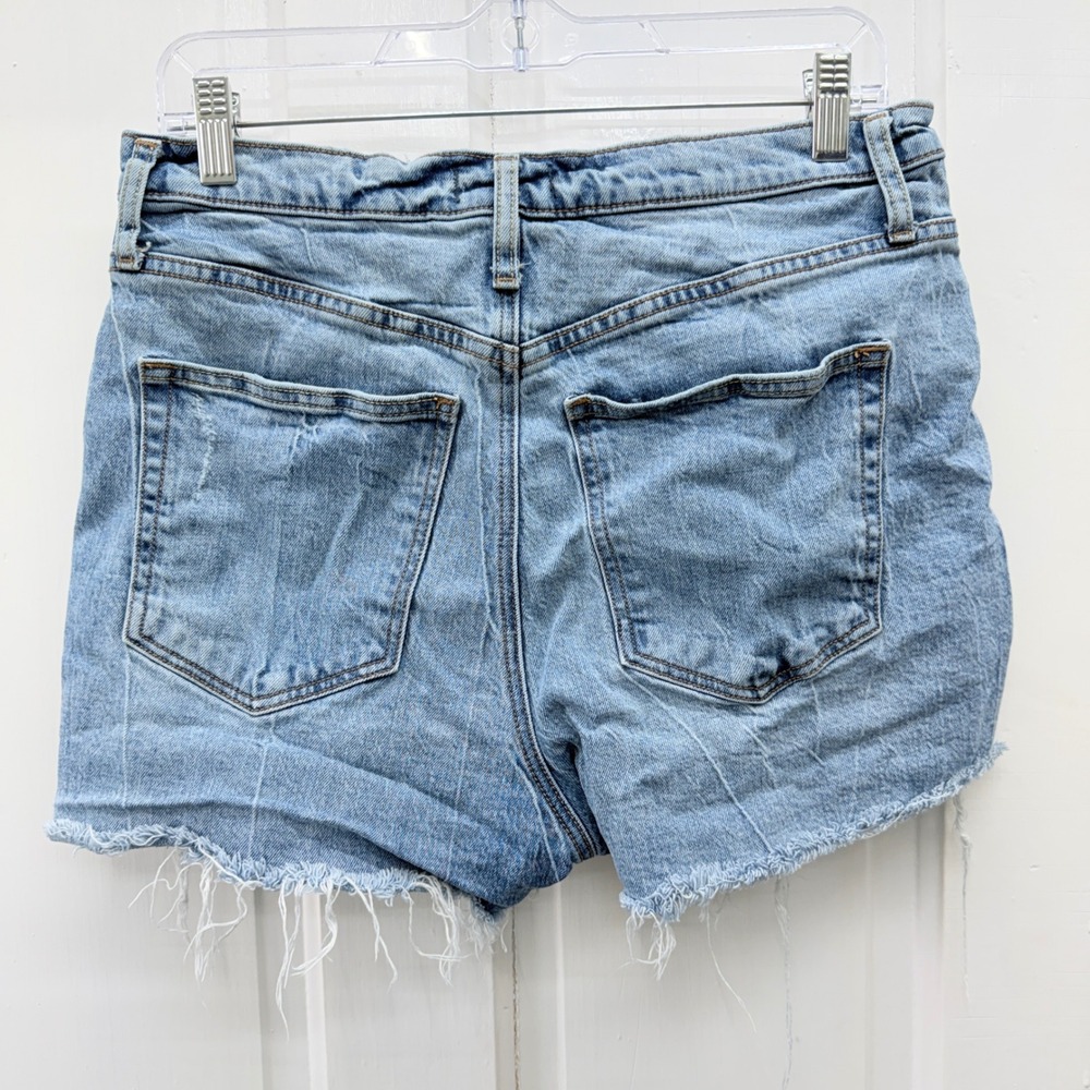 Silver Jeans Co Highly Desirable Distressed Denim Jean Shorts Womens 31 - Picture 2 of 5